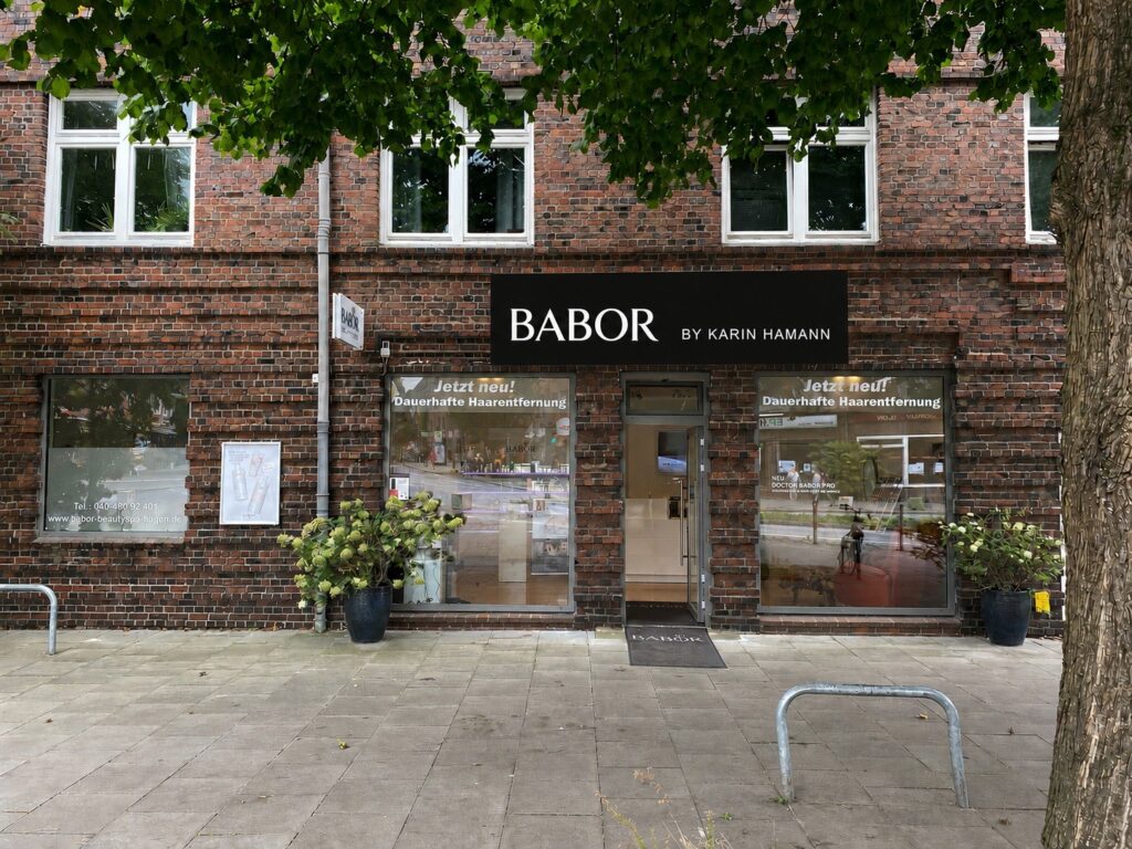 Außenansicht des Kosmetikinstituts BABOR by Karin Hamann in Hamburg-Fuhlsbüttel.